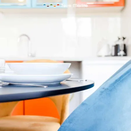 Apartment Sea Wall, Terre Marine