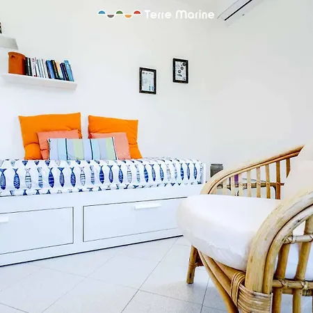 Apartment Sea Wall, Terre Marine *